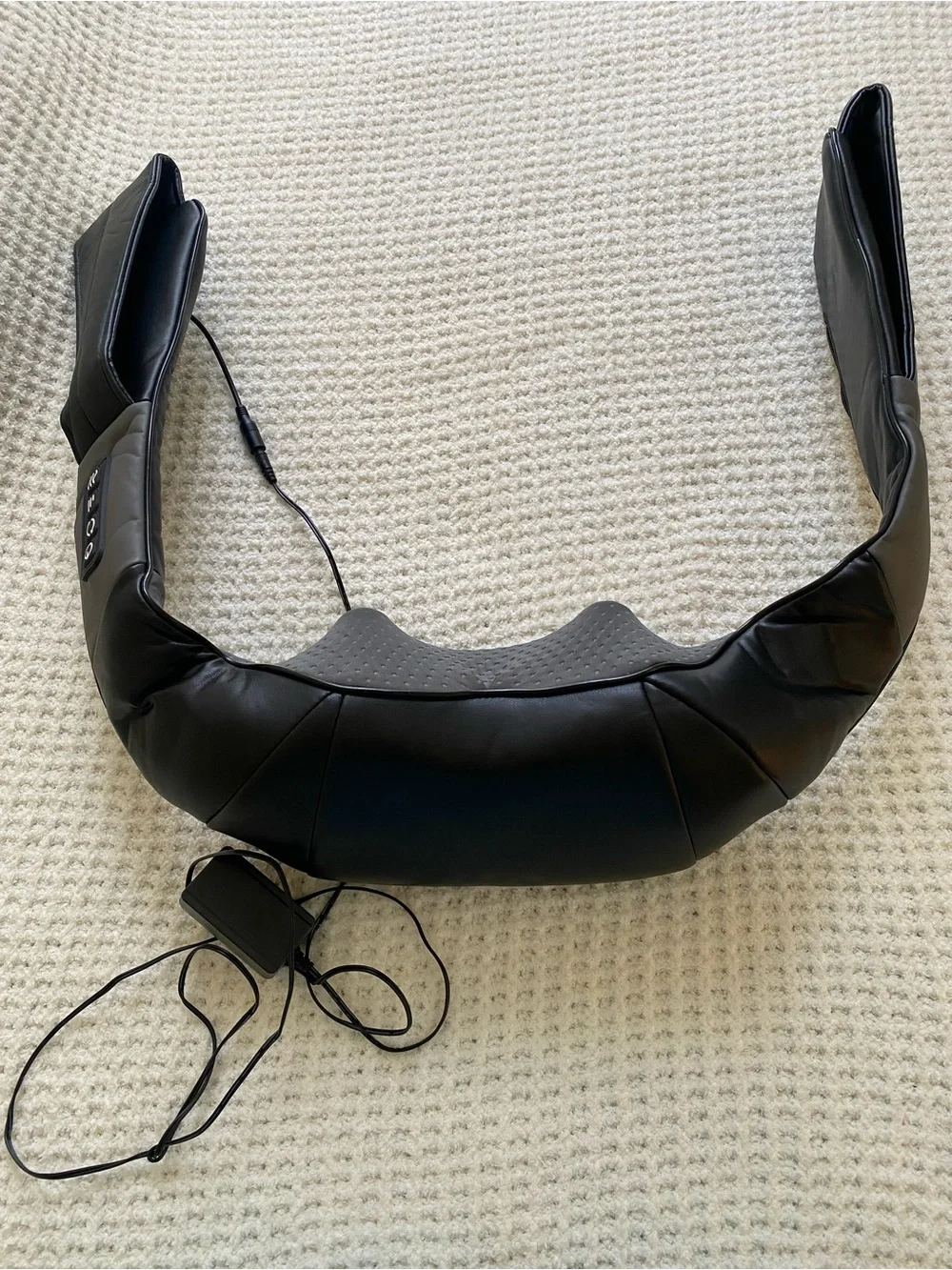 NECK Massager with Heat and Vibration - Black